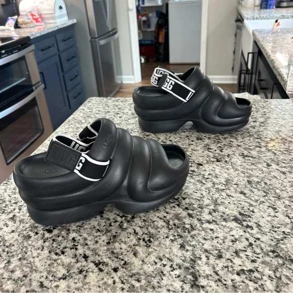 UGG Aww Yeah Black Women's Platform Sandals 1136762 size 8 - Picture 6 of 9